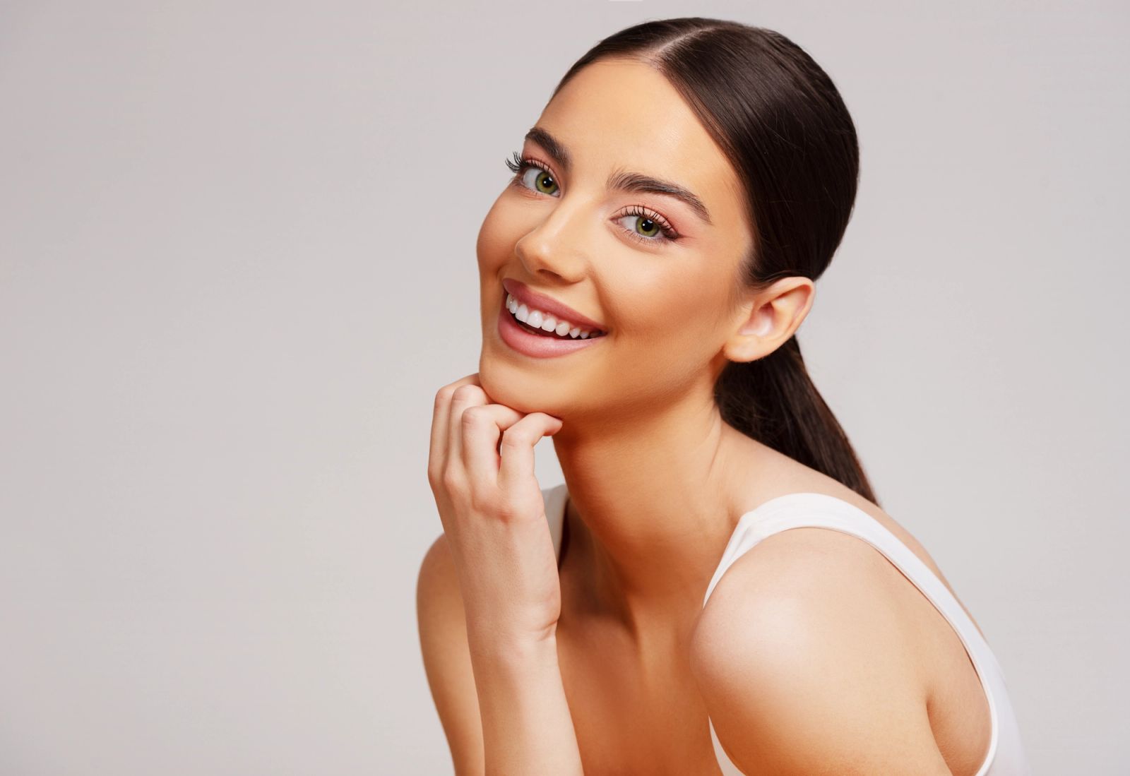 Featured image for Transforming Your Smile with Porcelain Veneers at Woo Dental